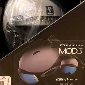 Oakley helmet MOD3